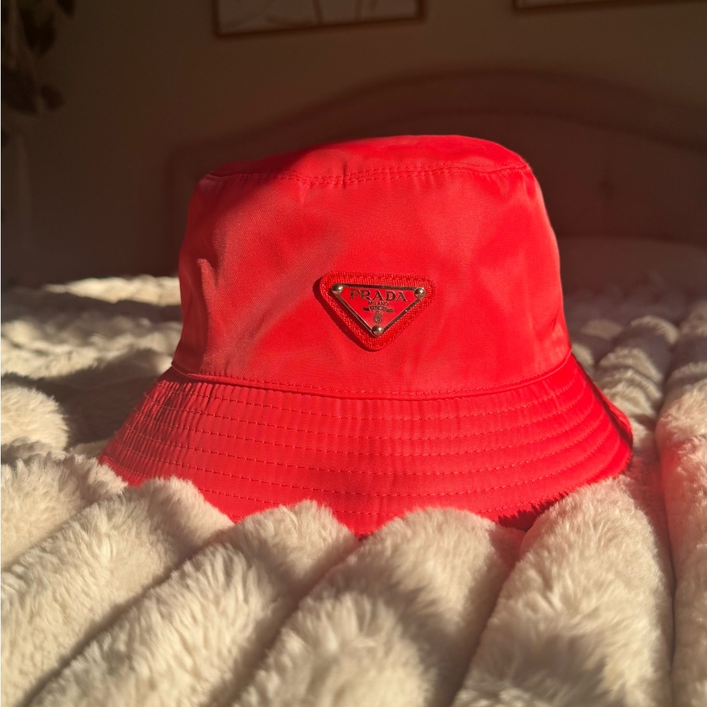 Prada Re-Nylon Bucket Hat in Rosso